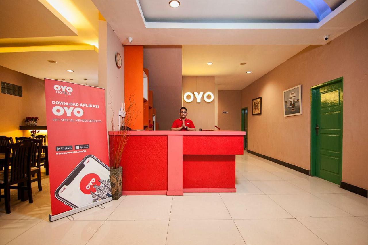 Oyo 529 Hotel Paninda Medan Esterno foto